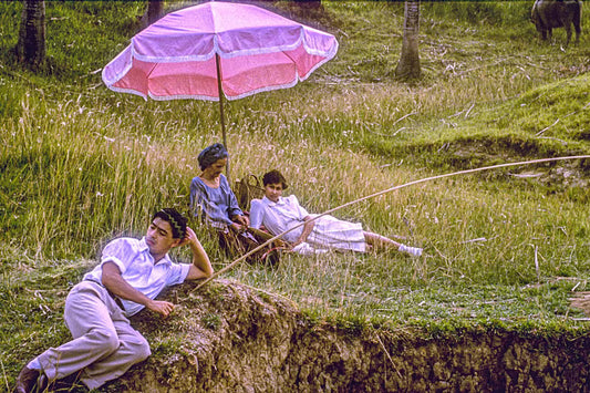 The grandeur, magnitude, and madness of ‘Oro, Plata, Mata’ by Ronald Rios